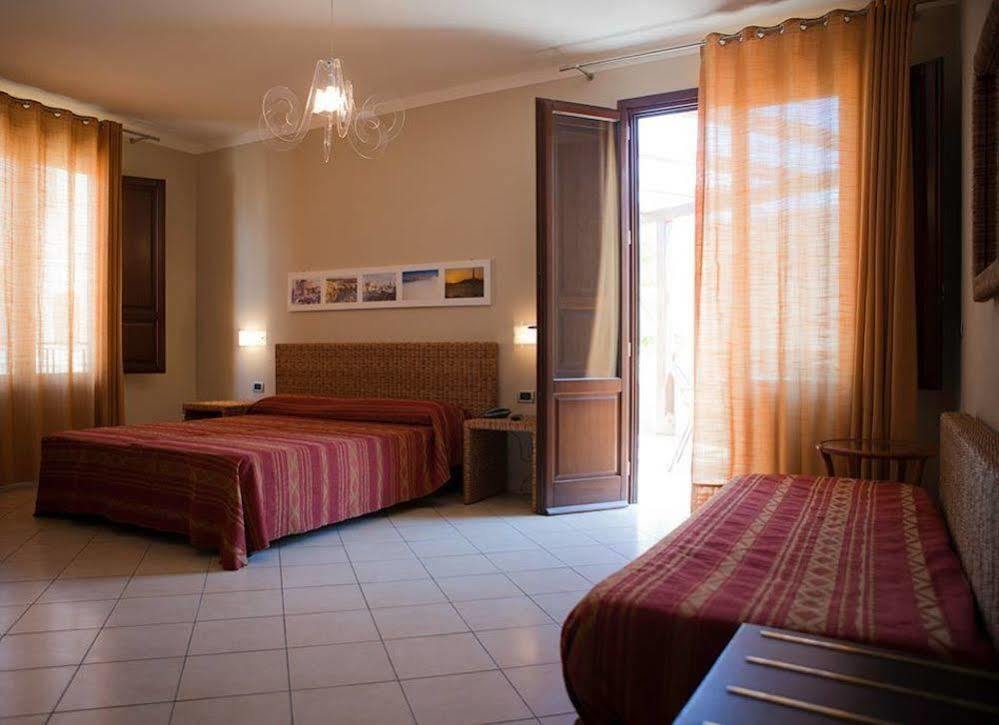 Insula Hotel Favignana Exterior foto